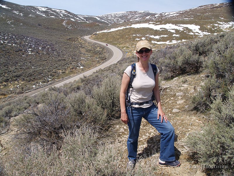 _4188568.JPG - The entire area surrounding us was nothing but limestone.  We'll go back one day and explore the rest of the hills.