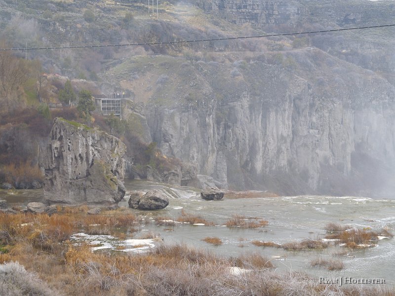 _4118152.JPG - I'm trying to give a sense of scale here.  Notice the people on the observation deck in the left center of the screen.  Idaho is truly different.  In California there would have been fences and warning signs posted all along the river.  But in Idaho, common sense prevails over the need to fend-off silly lawsuits.