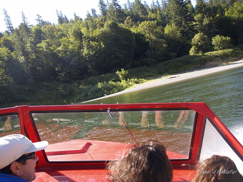 _7210492.JPG - One of the hallmarks of Jerry's jet boats are their 360 spins.  Imagine a 32 foot boat with 1500hp spinning on a dime.  It's loads of fun.   The following are a sequence of photos from our first spin.