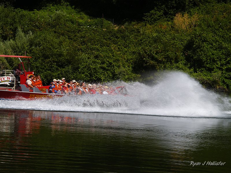 _7210513.JPG - A quick step on the brakes gets a nice splash.