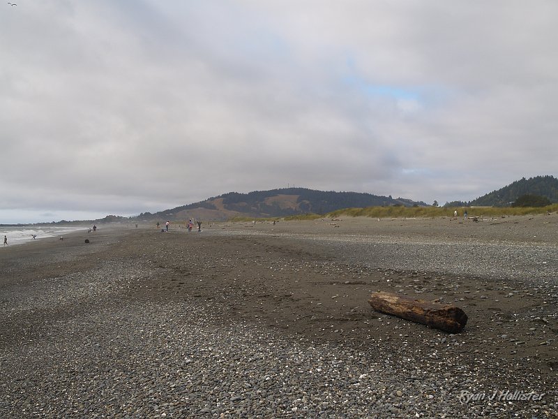_7210534.JPG - Although it was overcast, we managed to find several agates.