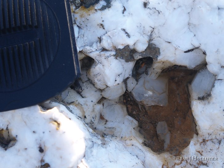 _1316515.JPG - We found a pretty sweet quartz crystal that was about 1 inch thick and maybe 2 inches long.  Too bad we couldn't take it.