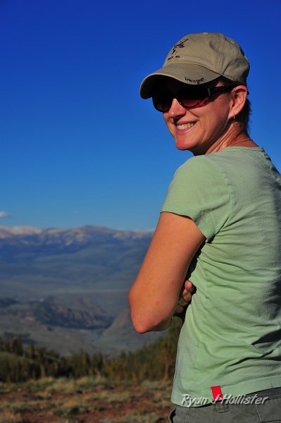 RJH_4357.JPG - Laura looks over the Sweetwater Mountains to the east.