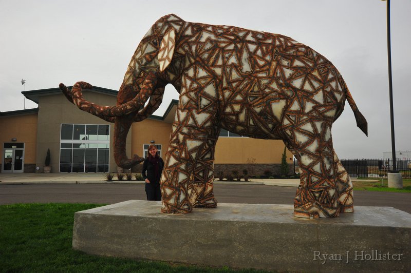 RJH_7389.JPG - Mrs. H provides some scale.