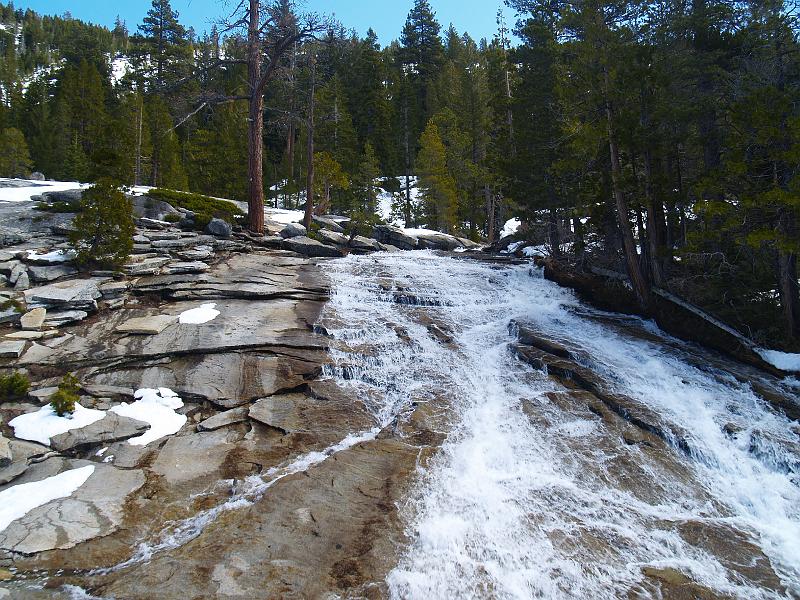 _4051586.JPG - These lower cascades of Ropi Creek are flowing over some exfoliating granite.