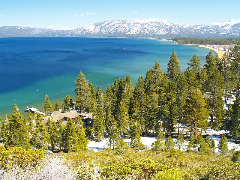 _4051590.JPG - After our hike up to Horsetail, we bee-lined it to Tahoe for lunch.  When we rounded HWY 50 to this vista, lunch was delayed for several minutes for photographs.