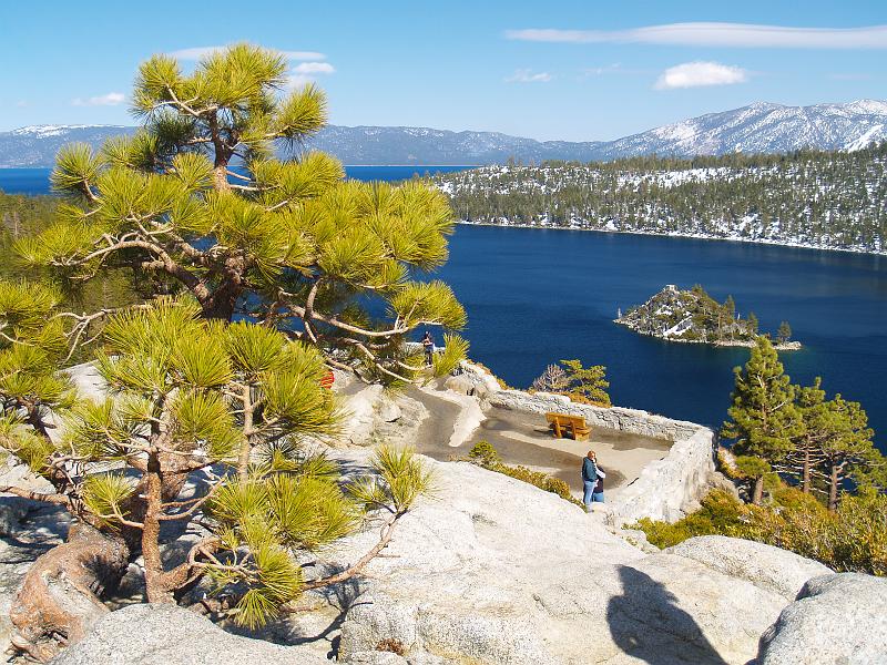 _4051599.JPG - Emerald Bay from the Vikingsholm parking lot.