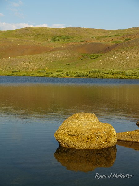 20090810_high_emigrant_lake_0259.JPG - The lake eventually calmed down and became glassy.