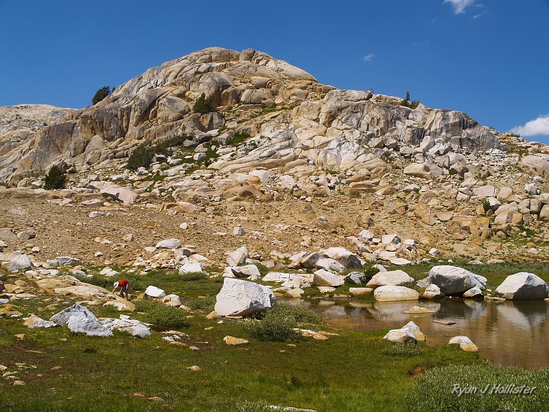 20090811_high_emigrant_lake_0095.JPG - Granodiorite @ the south end of the lake.