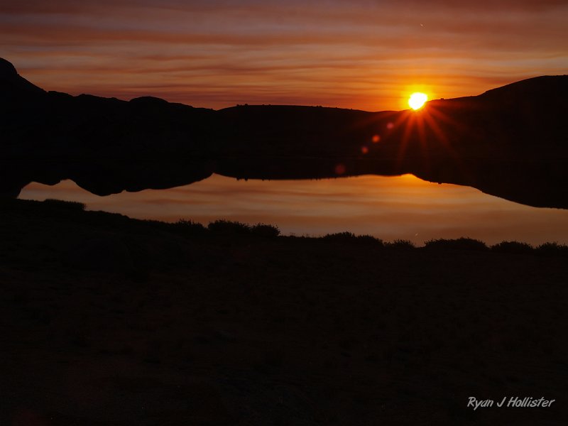 20090812_high_emigrant_lake_0019.JPG - Sunrise, High Emigrant Lake.