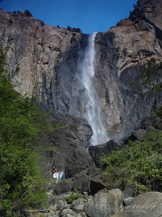 _7010102.JPG - Bridalveil from the trail.