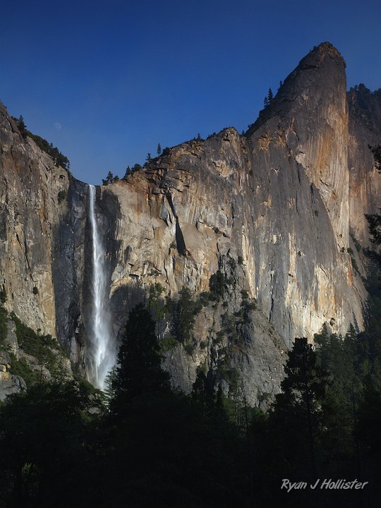 _7010120.JPG - Another view of bridalveil