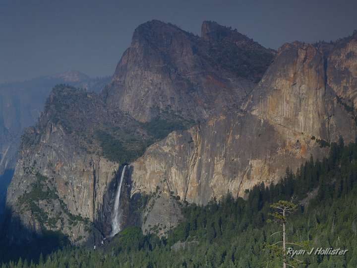 _7010129.JPG - I think Bridalveil looks much more majestic from teh tunnel view.