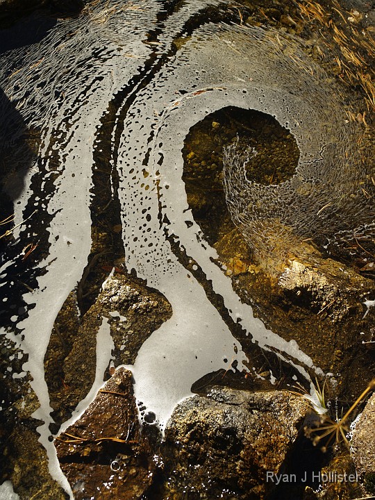 _B155654.JPG - A nameless feeder into Lilly Creek made quite an interesting pattern.