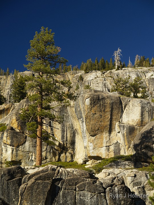 _B155658.JPG - The deep blue skies are accentuated in late fall through early spring with a circular polarizing filter.