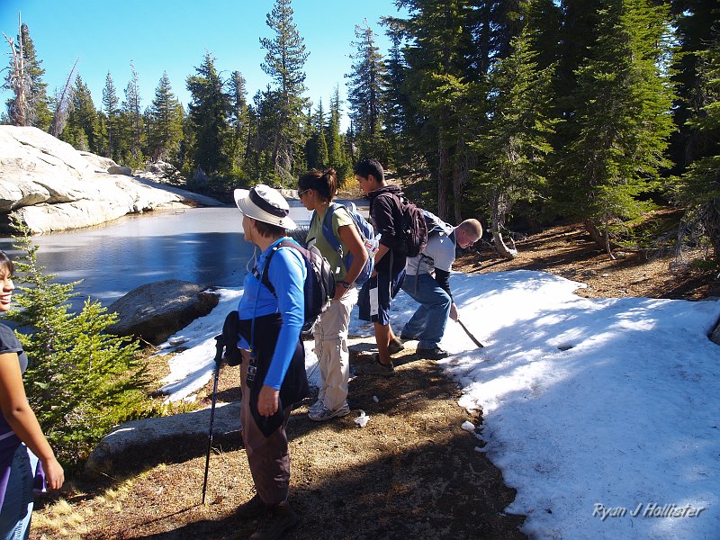 20091031_wildlink_BurstRock_0582.JPG - Cool!  Snow & ice.  Although on this day the snow was hard as ice.