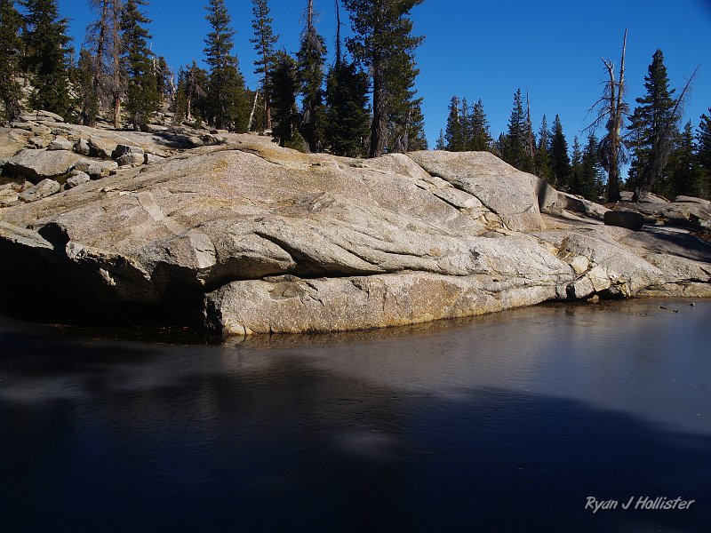 20091031_wildlink_BurstRock_0586.JPG - Ice, ice, baby.