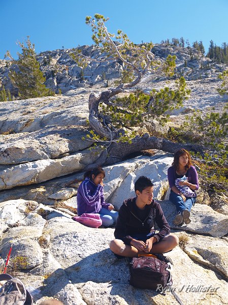 20091031_wildlink_BurstRock_0602.JPG - Erick and the ladies listen to Mom Hollister tell stories.