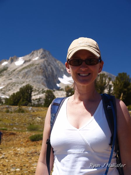 20090816_20_Lakes_Basin_0283.JPG - Laura looks lovely on her first outing of the summer.