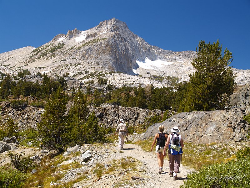 20090816_20_Lakes_Basin_0287.JPG - This is the easiest wilderness trail to access that I know of.  It gets used a lot during the summer, but the scenery is second to none.  North Peak in the background.