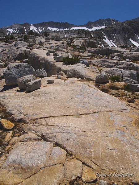 20090816_20_Lakes_Basin_0302.JPG - Glacial polish and erratics near Cascade Lake.   Mt Conness & It's glacier are in the background.