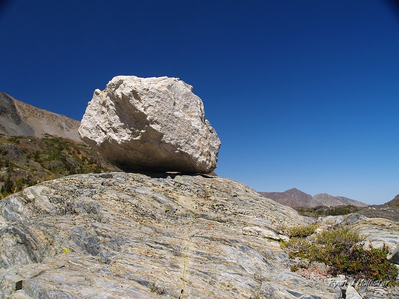 20090816_20_Lakes_Basin_0321.JPG - Hmmm, this rock looks out of place.  Almost as if it were erratically placed there.