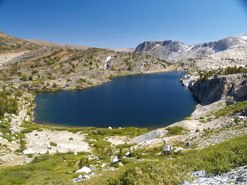 20090816_20_Lakes_Basin_0332.JPG - Steelhead Lake... the longview.  Notice the remnant tailings at the bottom right of the lake.  They're from the now defunct Hess Mine.  I'm still trying to find information on the operation.