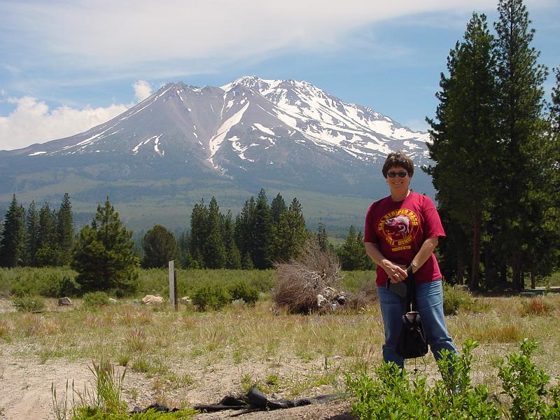 DSC00092.JPG - Sandy in front of Mt. Shasta.