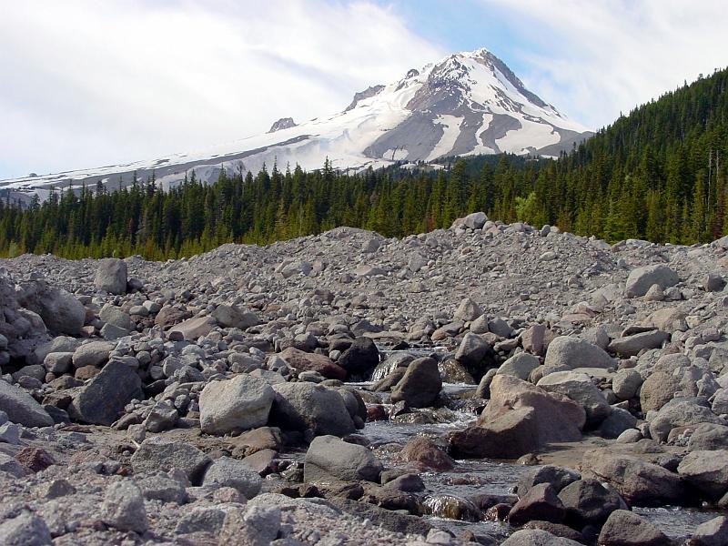 DSC00145.JPG - Hmmm... where did all these jumbled rocks come from??