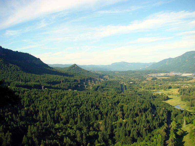 DSC00153.JPG - Columbia River Gorge from atop Beacon Rock.