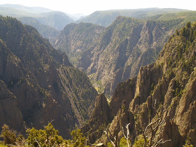 _6233282.JPG - This river has the distinction of flowing through the middle of a mountain ridge.  Why you ask?  The Gunnison river was diverted here by volcanic “roadblocks”  some 40-50 million years ago.
