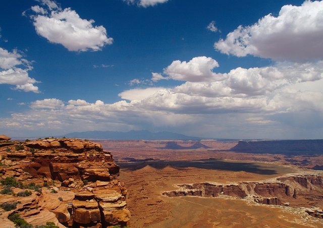_6243467.JPG - Canyonland National Park.  This park was also uplifted during the Monument Upwarp.