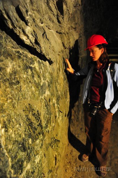 RJH_6090.JPG - Mrs H touches the fault surface.