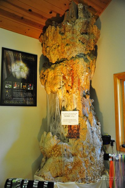 RJH_6154.JPG - Here's a fake pillar from the set of the Matrix.  Black Chasm was used as a model for the set.