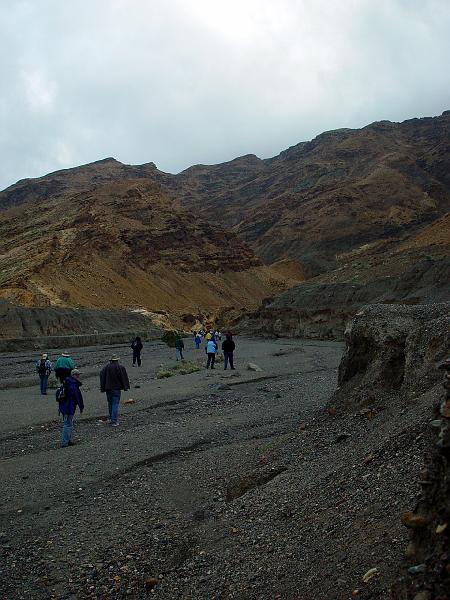 047.jpg - The entrance up to Mosaic Canyon.