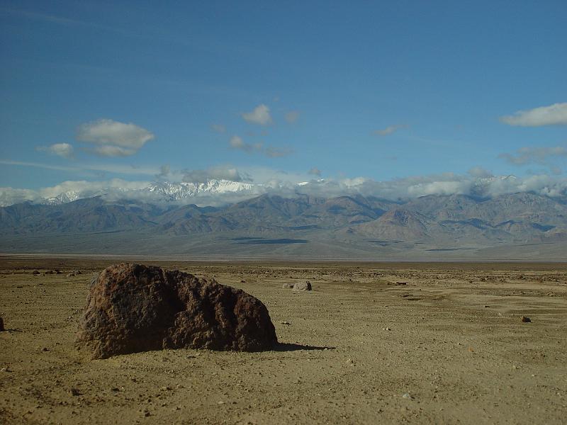 103.jpg - The hike to Devil's Golf Course.