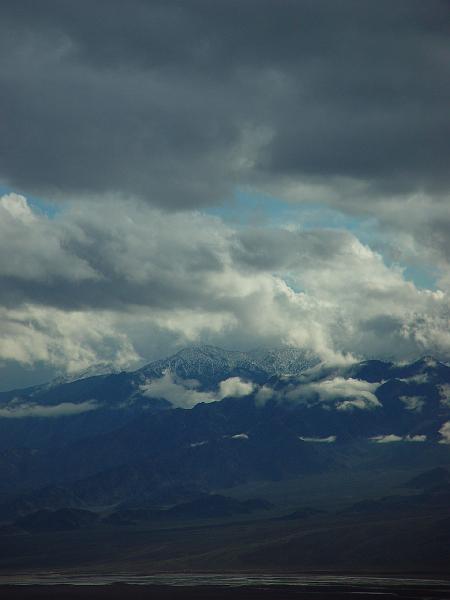 181.jpg - The Panamint Mountains got a good dusting of snow.