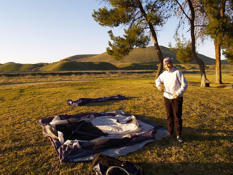 _2170683.JPG - Breaking camp at the Kern River Campground outside of Bakersfield.  It got down to 26 degrees that night!