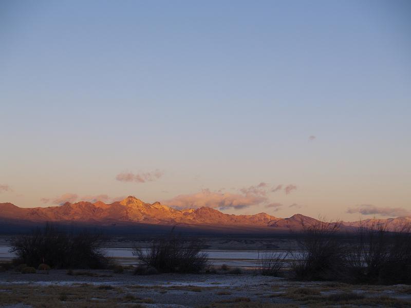 _2180739.JPG - Ah, sunrise at Tacopa Hot Springs... THE BEST PLACE IN THE WORLD (when you're cold).