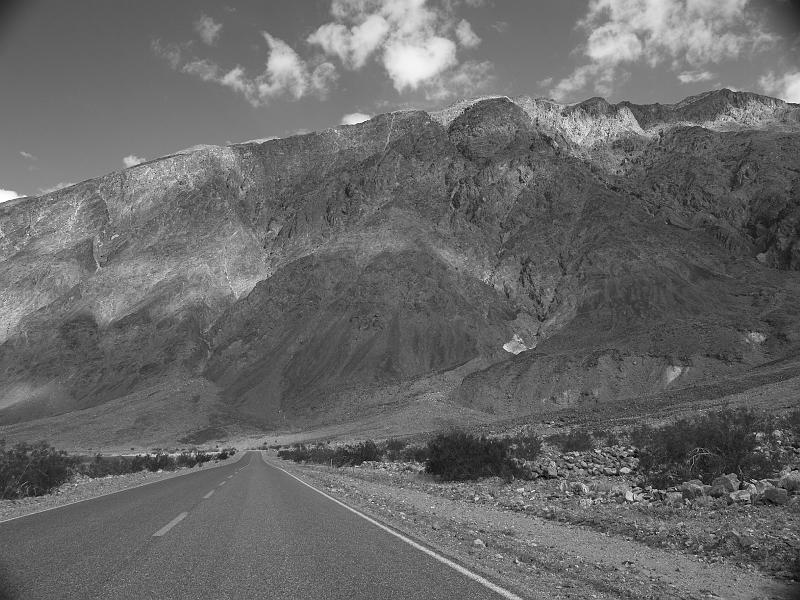 _2190902.JPG - Enjoy having geology blow your mind?  Then this turtleback fault is for you!