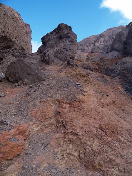 _2190937.JPG - And here's the curved surface of the turtleback fault.