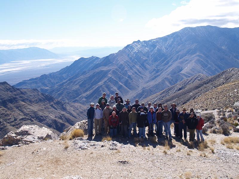 _2201069.JPG - Here's the entire crew.
