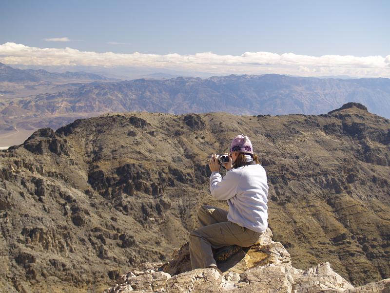 _2201070.JPG - Laura just floats on the edge.
