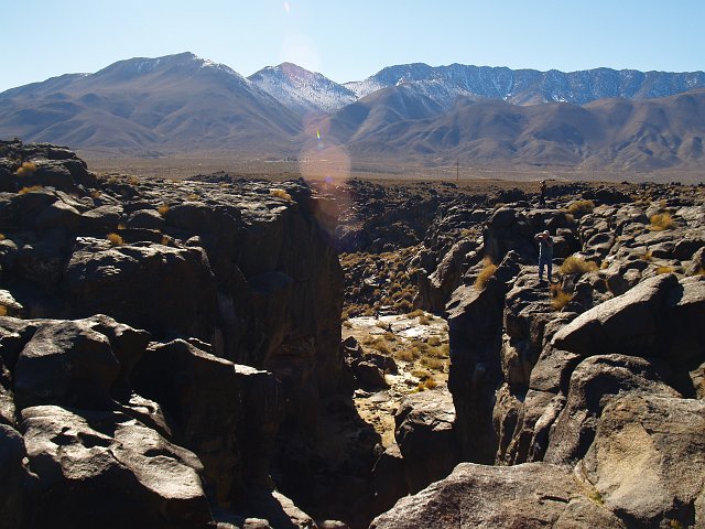 _2150525.JPG - This is Fossil Falls, near Olancha.  It's an old basalt flow several hundred thousand years old that was carved by the old Owens River during the last ice age.