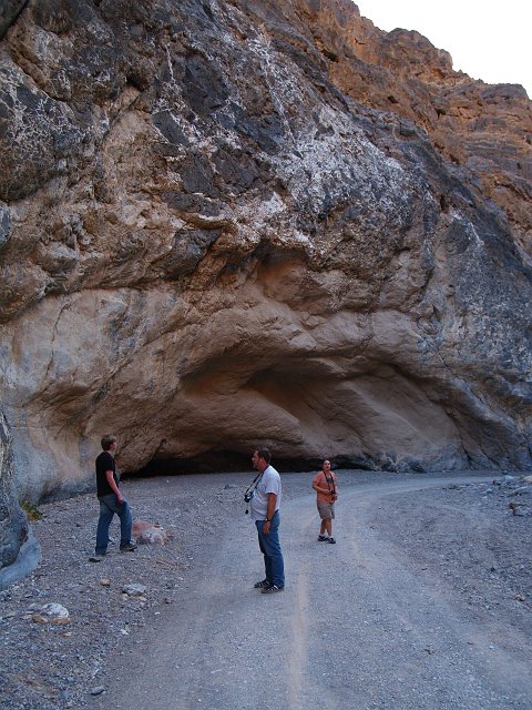 _2160689.JPG - Imagine the size of the flash flood that must have eroded this undercut.
