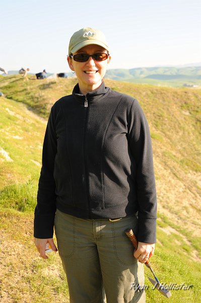 DSC_0014.JPG - Laura had a decent day finding a nice sharktooth.  I found a great one too and will post it eventually.