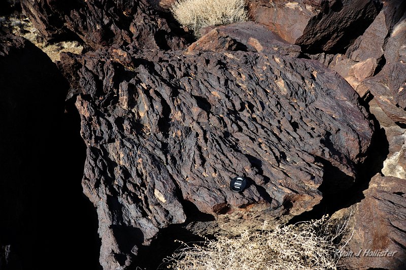 _DSC0042.JPG - Some pa hoe hoe with my 72mm lens cap for scale.