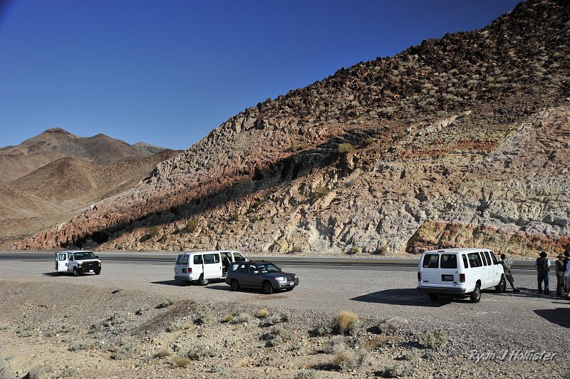 _DSC0083.JPG - First stop of day three?  The Charlie Brown Outcrop. Lots of interesting stuff going on here