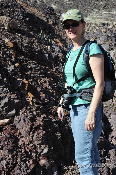 _DSC0111.JPG - Laura looking lovely on our round-about hike.