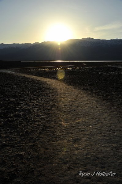 _DSC0164.JPG - The salty path to the lowest place in North America.